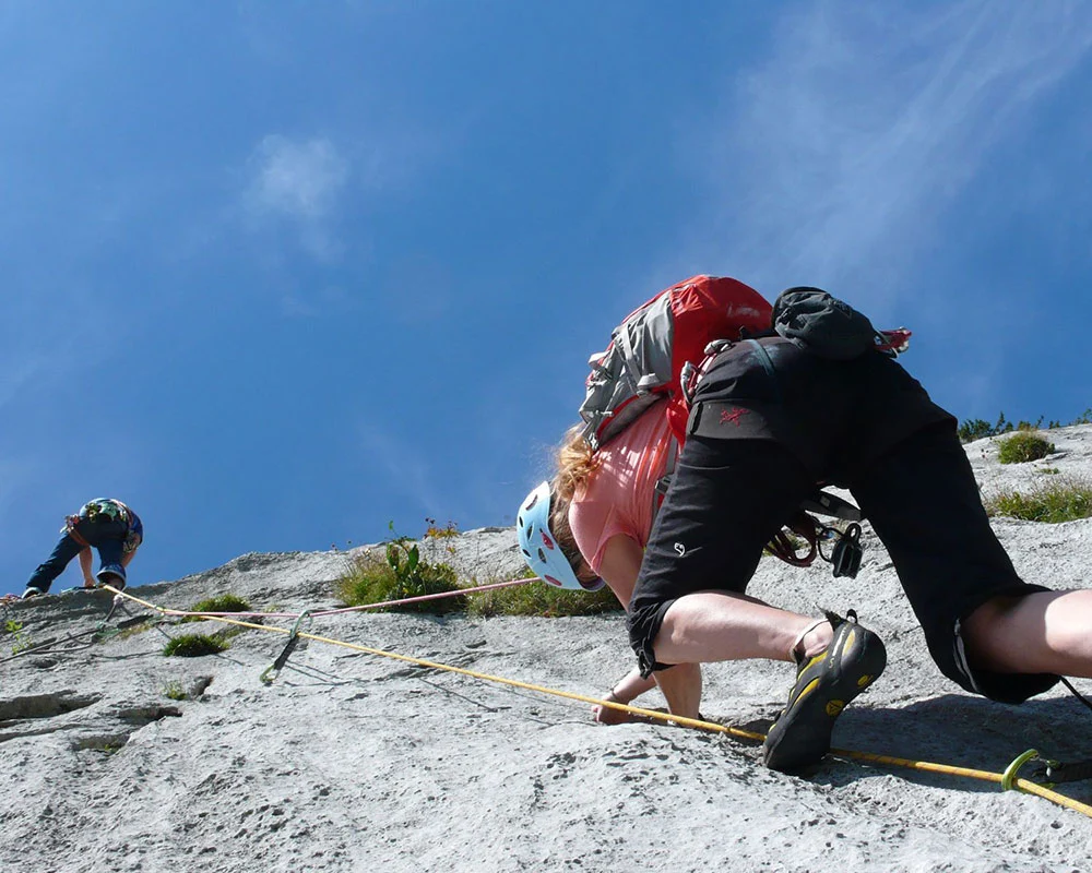 Can bike helmets be used for rock climbing