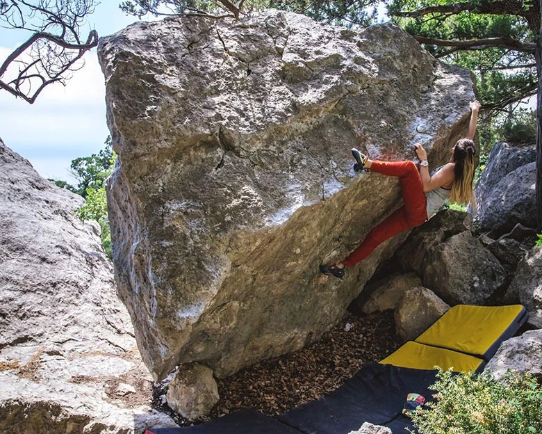 How Many Bouldering Pads Do You Need - When to Bring Extra Pads